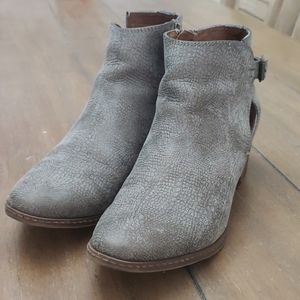 NOT RATED gray boots